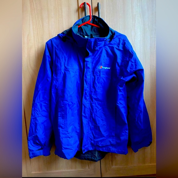 Berghaus Other - Good condition Betghaus Rain Coat in size small, blue with detachable fleece